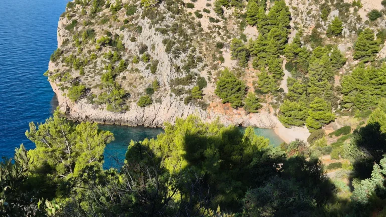 Lučišće - Uvala i plaža Lučišća
