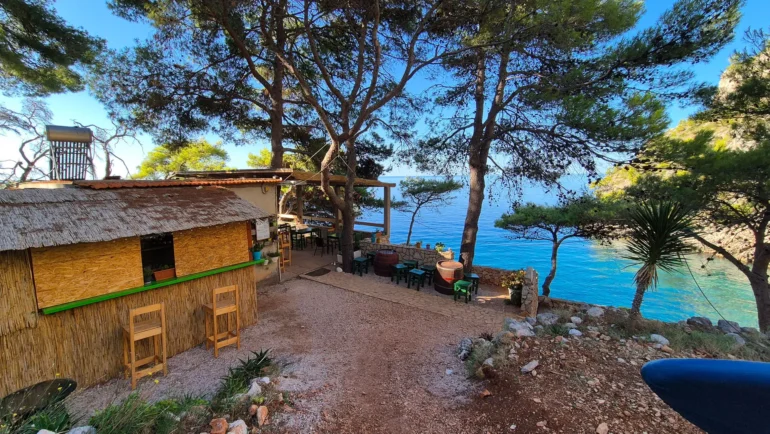 Lučišće - Uvala i plaža Lučišća