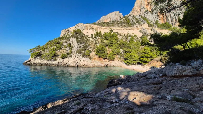 Lučišće - Uvala i plaža Lučišća