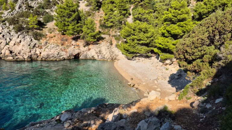 Lučišće - Uvala i plaža Lučišća