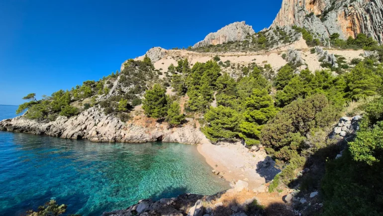 Lučišće - Uvala i plaža Lučišća