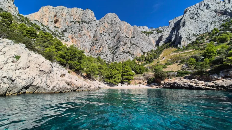 Lučišće - Uvala i plaža Lučišća