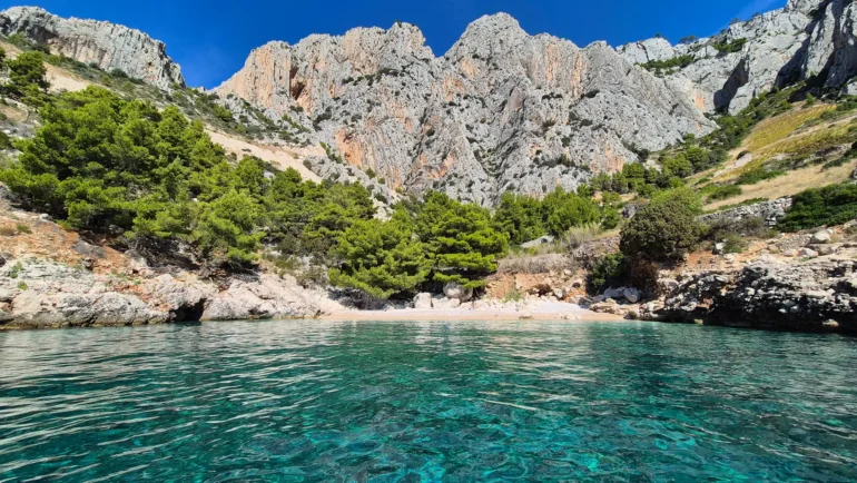 Lučišće - Uvala i plaža Lučišća