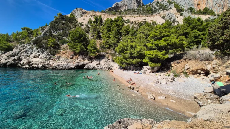 Lučišće - Uvala i plaža Lučišća