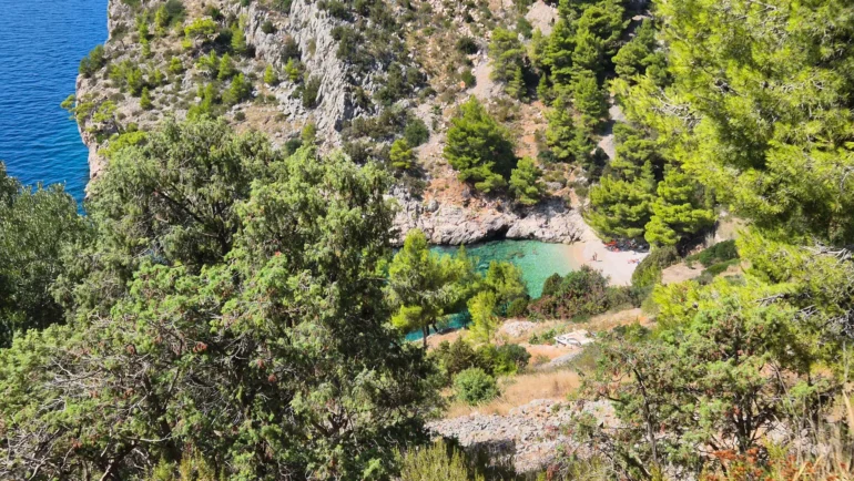Lučišće - Uvala i plaža Lučišća